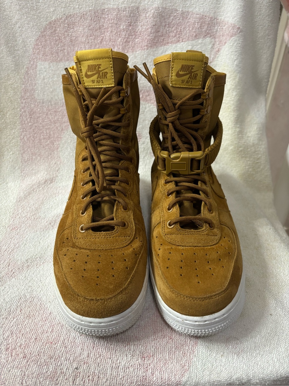 Nike SF Air Force 1 High
Muted Bronze Suede Women's 11 / Fits Men's 9.5